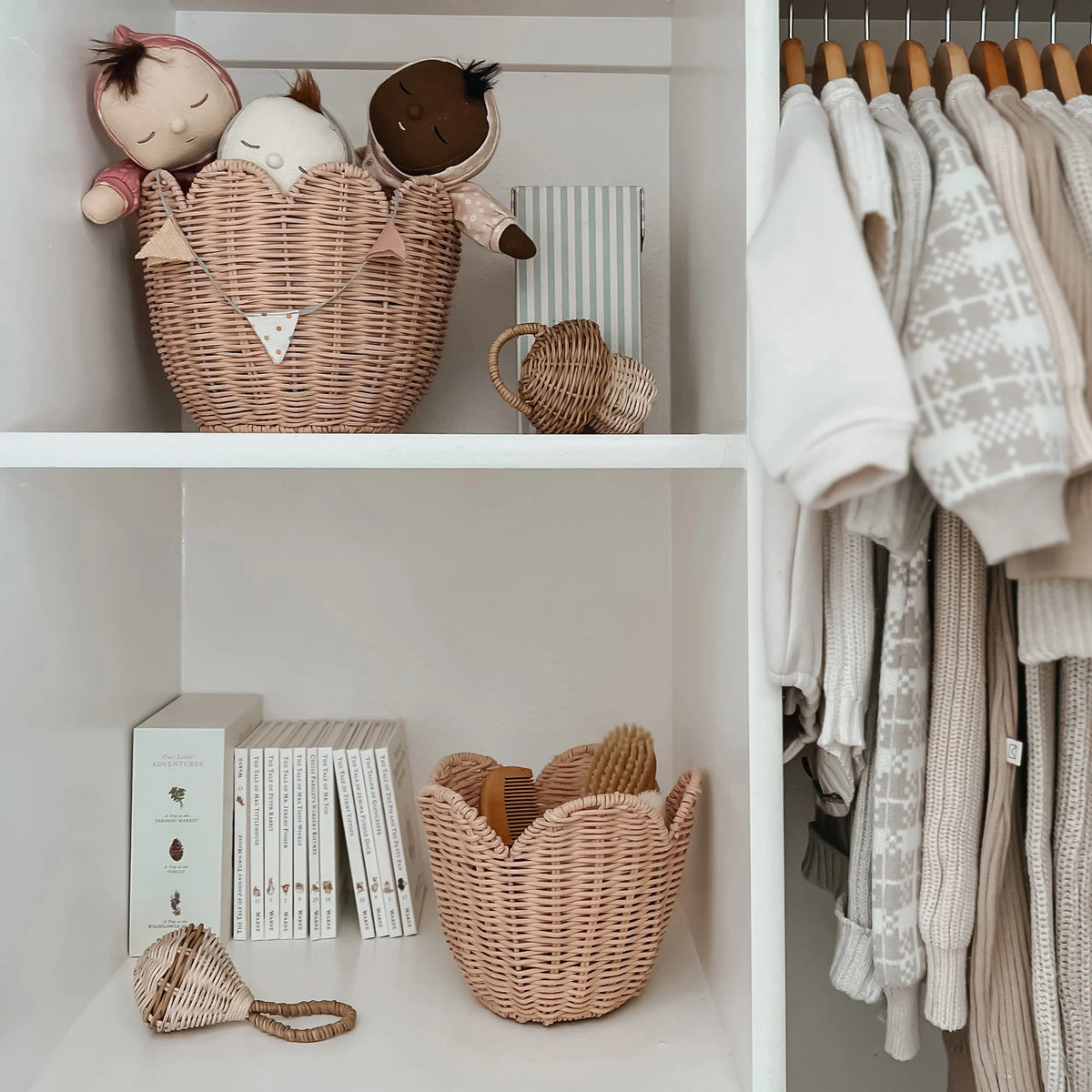 Lily Hand Dyed Leather Oval Basket