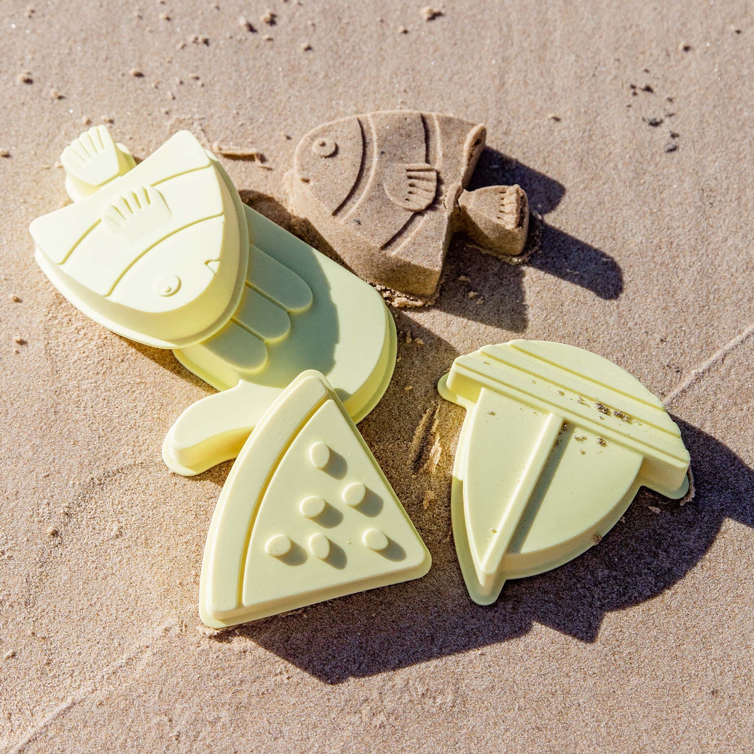 Shelly Beach Moulds - Yellow