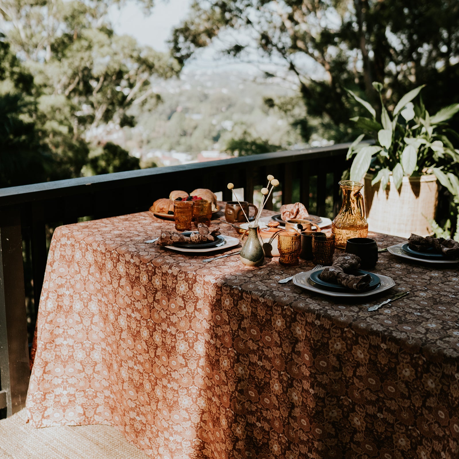 Arabella Linen Table Cloth